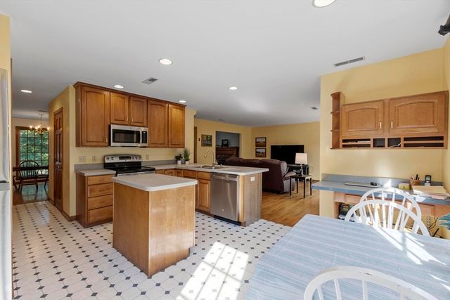 3 Farmstead Way, Littleton, MA 01460