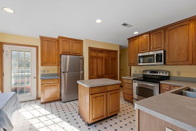 3 Farmstead Way, Littleton, MA 01460