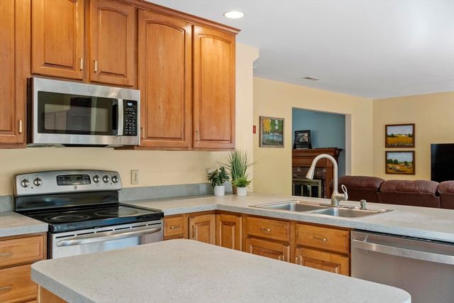 3 Farmstead Way, Littleton, MA 01460