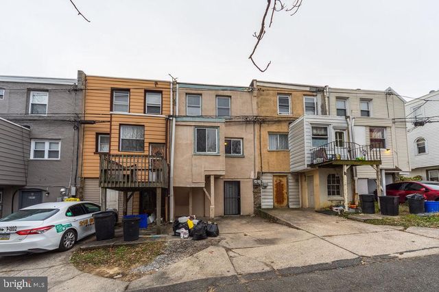 6997 GUILFORD RD, Upper Darby, PA 19082