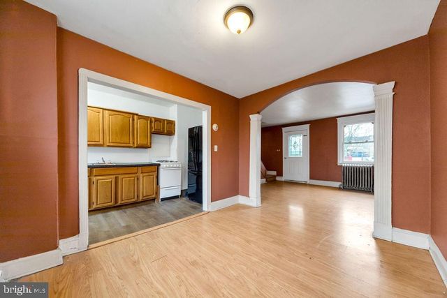 6997 GUILFORD RD, Upper Darby, PA 19082