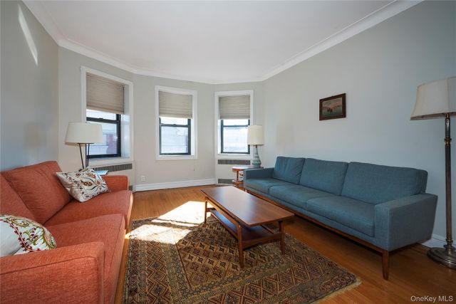 3424 82nd Street 6G, Jackson Heights, NY 11372