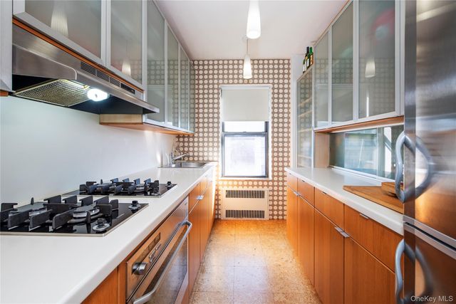 3424 82nd Street 6G, Jackson Heights, NY 11372