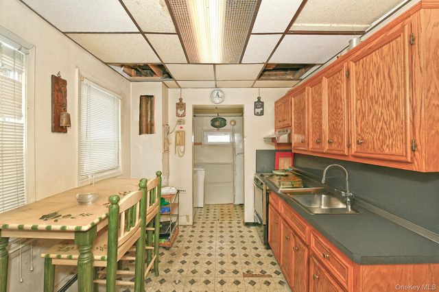 86 Gotham Avenue, Elmont, NY 11003