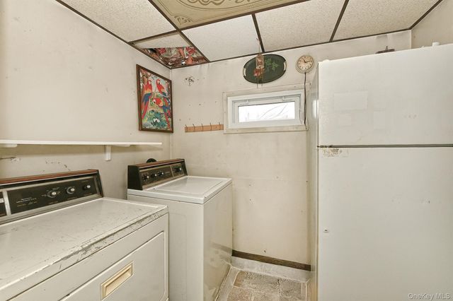 86 Gotham Avenue, Elmont, NY 11003