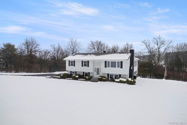 7 Lydia Drive, Wappingers Falls, NY 12590