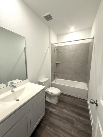 4308 Wallace Falls Lane, Conroe, TX 77303