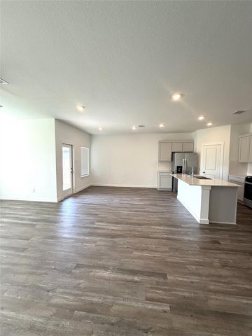 4308 Wallace Falls Lane, Conroe, TX 77303