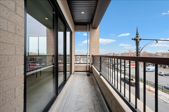 5340 N Lincoln Avenue 202, Chicago, IL 60625