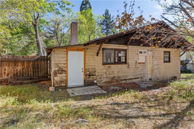 799 Mountain View, Wrightwood, CA 92397