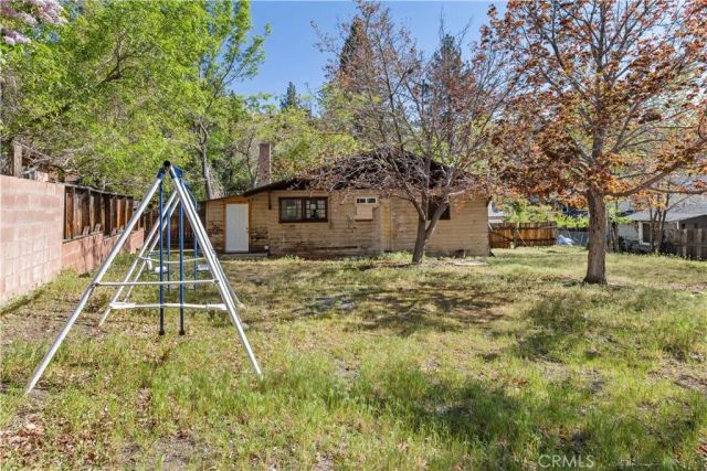 799 Mountain View, Wrightwood, CA 92397