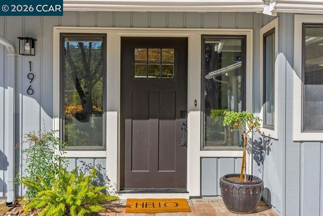 196 Wilkie Dr, Walnut Creek, CA 94598