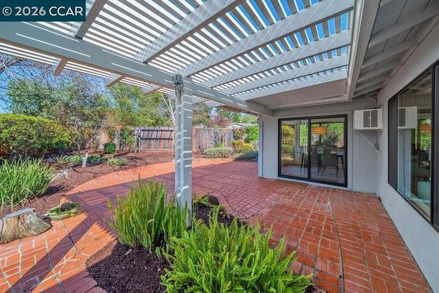 196 Wilkie Dr, Walnut Creek, CA 94598