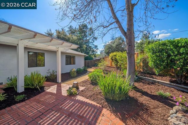 196 Wilkie Dr, Walnut Creek, CA 94598
