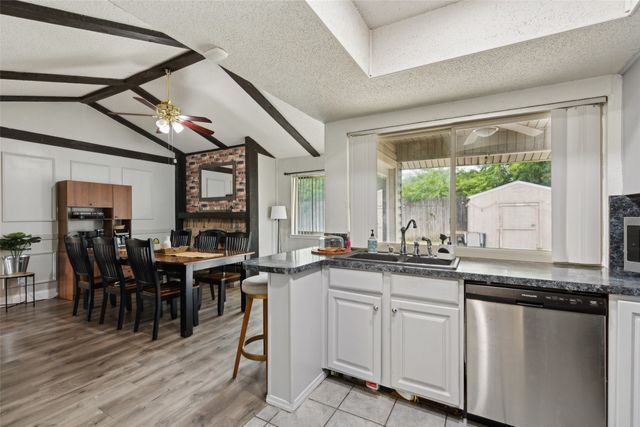 2806 Santa Monica Drive, Grand Prairie, TX 75052
