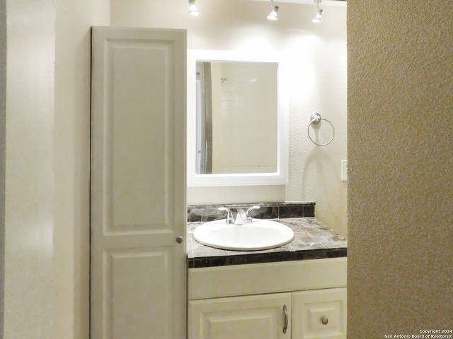 8038 Broadway Apt 106G, San Antonio, TX 78209