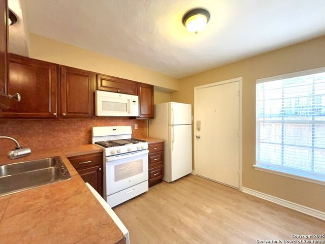 8038 Broadway Apt 106G, San Antonio, TX 78209