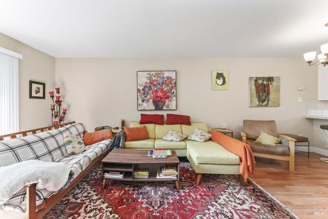 2142 Chianti Dr, Santa Rosa, CA 95403