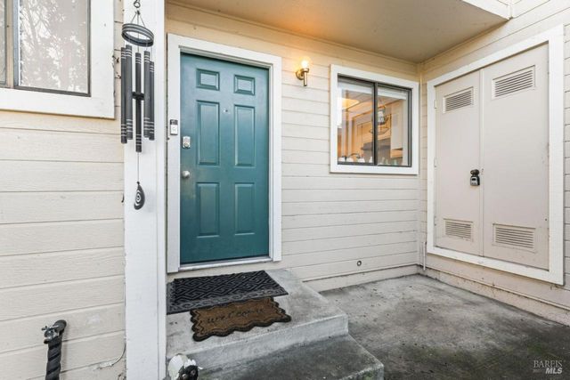 2142 Chianti Dr, Santa Rosa, CA 95403