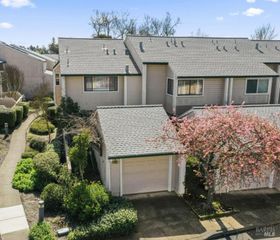 2142 Chianti Dr, Santa Rosa, CA 95403