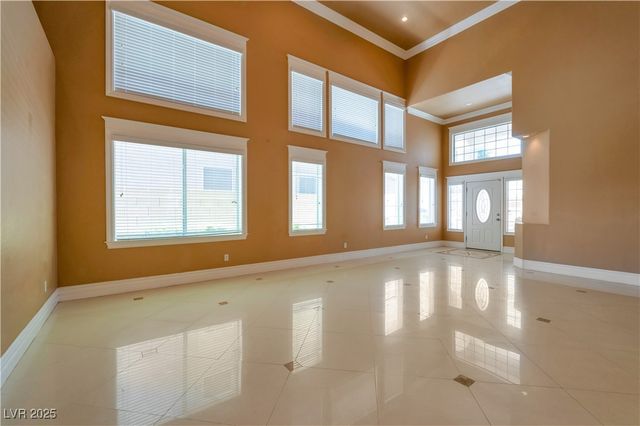 9923 Sierra Canyon Way, Las Vegas, NV 89147