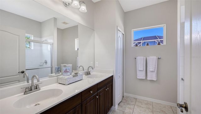 1635 WHITE BREEZE COVE, Bradenton, FL 34208