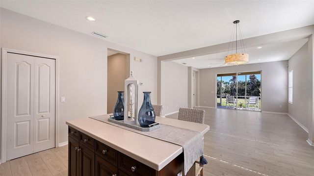 1635 WHITE BREEZE COVE, Bradenton, FL 34208