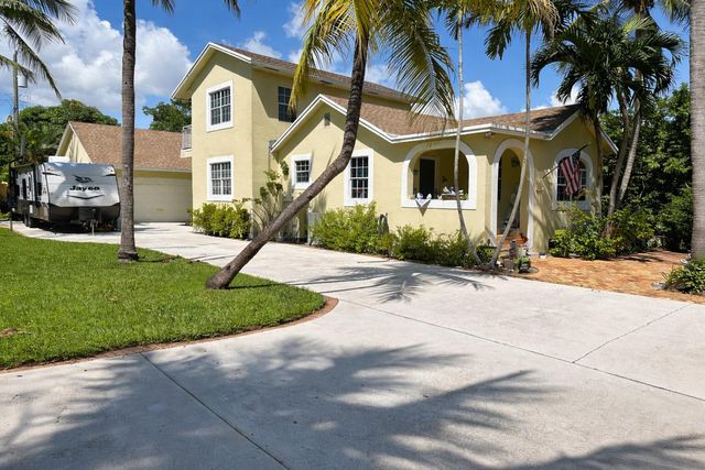 613 N 5th Street, Lantana, FL 33462