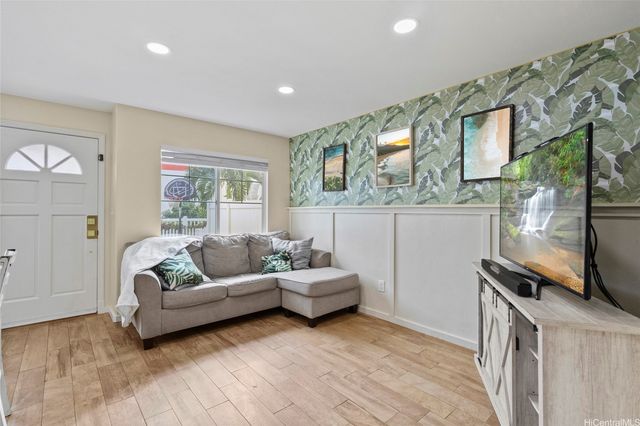 91-1031 Kaimalie Street 4E2, Ewa Beach, HI 96706