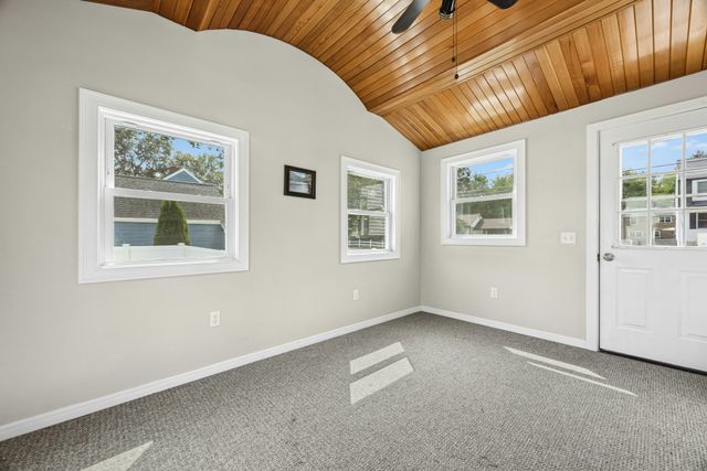 38 Oakdale Road, Wilmington, MA 01887