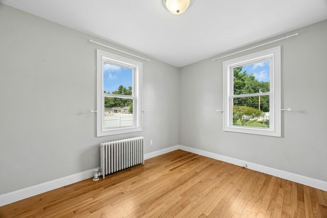 38 Oakdale Road, Wilmington, MA 01887