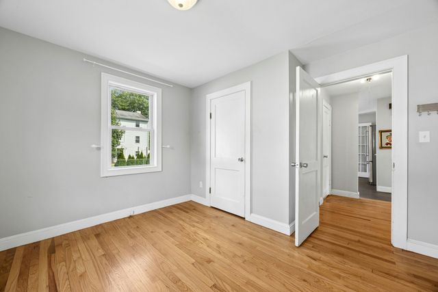 38 Oakdale Road, Wilmington, MA 01887