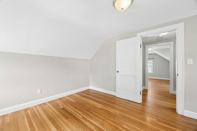 38 Oakdale Road, Wilmington, MA 01887