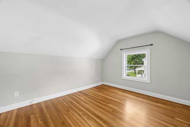 38 Oakdale Road, Wilmington, MA 01887