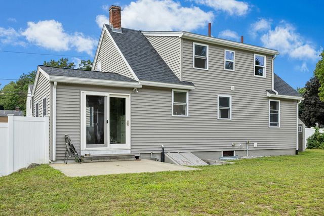 38 Oakdale Road, Wilmington, MA 01887