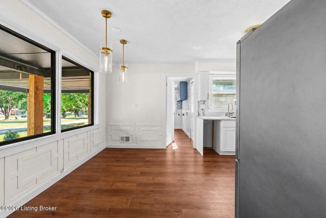 8012 Daffodil Dr, Louisville, KY 40258