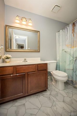 3016 Kingsridge Manor Drive, St Louis, MO 63129