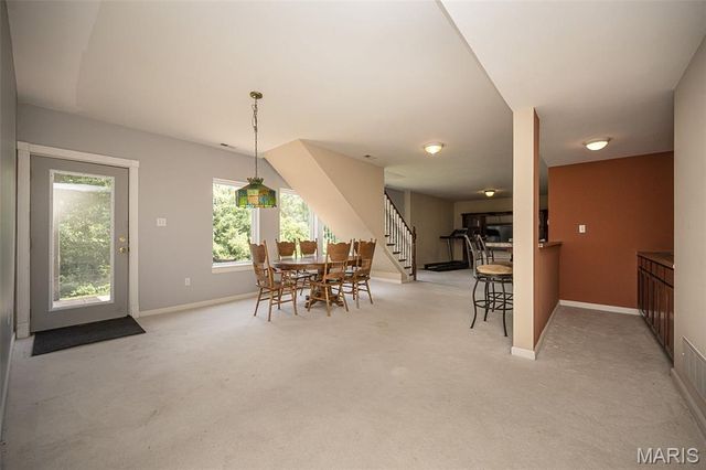 3016 Kingsridge Manor Drive, St Louis, MO 63129