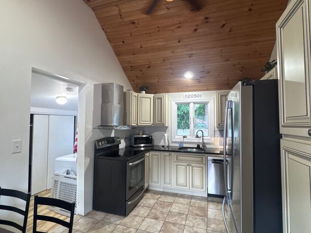 96 Nevada 96, Marshfield, MA 02050