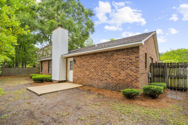 116 Lancelot Hall, Charleston, SC 29418