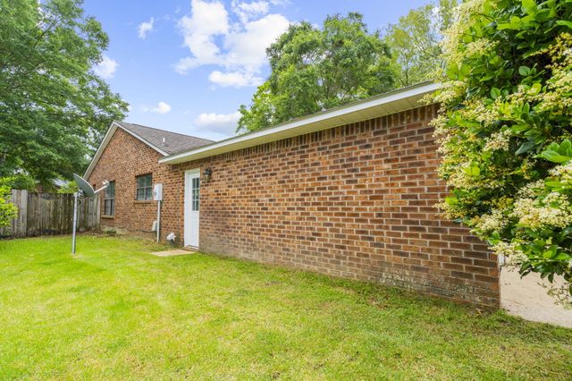 116 Lancelot Hall, Charleston, SC 29418