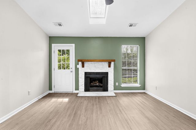 116 Lancelot Hall, Charleston, SC 29418