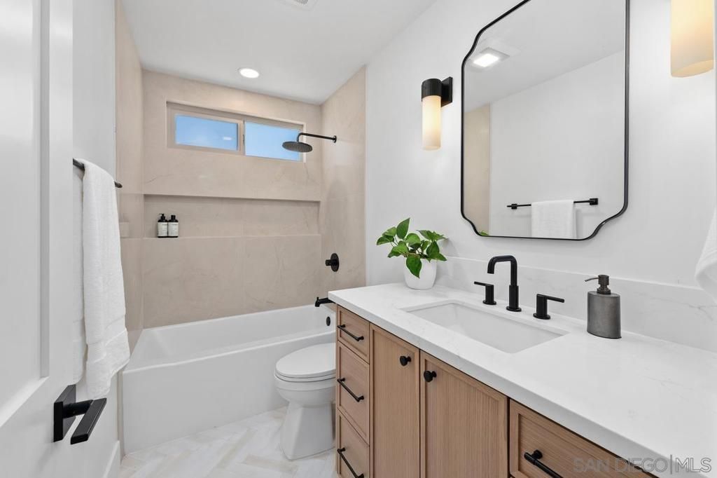 Image 23 of property listing at 3008 Garboso St., Carlsbad, CA 92009