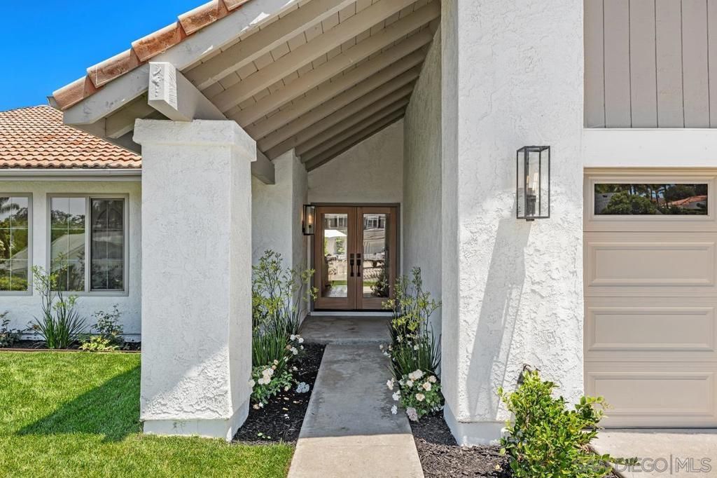Image 3 of property listing at 3008 Garboso St., Carlsbad, CA 92009