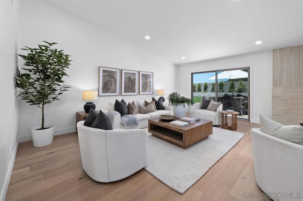 Image 6 of property listing at 3008 Garboso St., Carlsbad, CA 92009