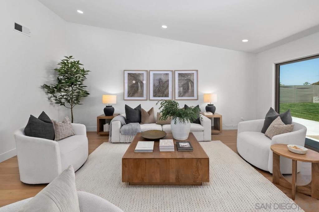 Image 7 of property listing at 3008 Garboso St., Carlsbad, CA 92009