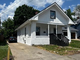 956 2nd Avenue, Aurora, IL 60505