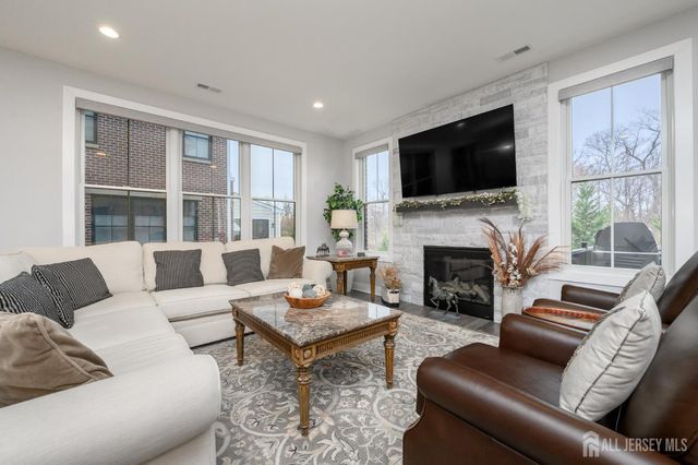 34 Riverwalk, Plainsboro, NJ 08536