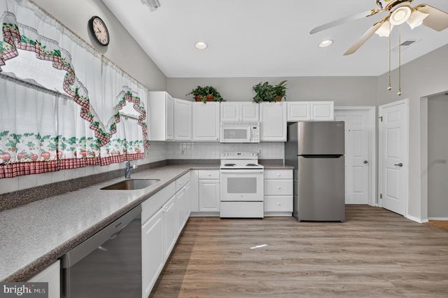 232 WAGON WHEEL LN, Columbus, NJ 08022