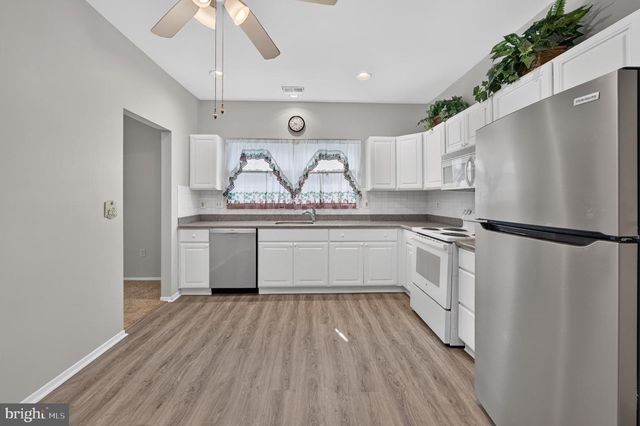 232 WAGON WHEEL LN, Columbus, NJ 08022